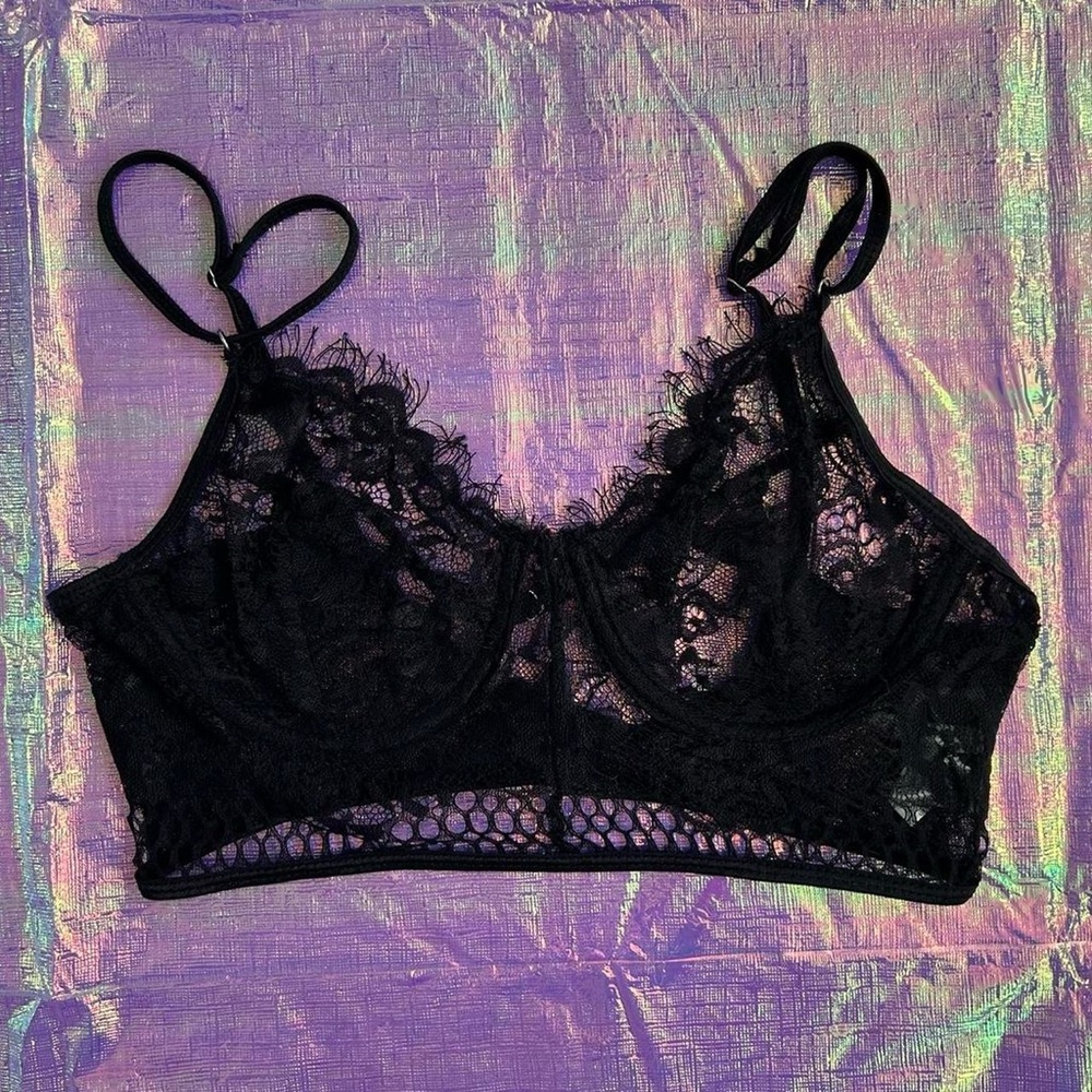 Shein Dainty Sexy Lace Bralette Top